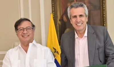 Gustavo Petro y el ministro del Interior, Luis Fernando Velasco.