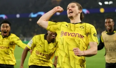 Marcel Sabitzer celebra el cuarto gol del Borussia Dortmund. 