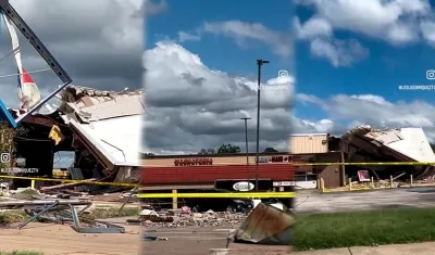 Destrozos por el tornado en Katy, Texas. 