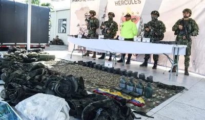 El Ejército mostró el material de guerra incautado a las disidencias de las FARC