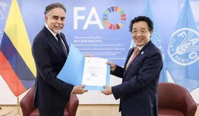 Armando Benedetti y el director general de la FAO, QU Dongyu.