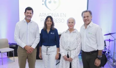 Santiago Mejía, gerente de Surtigas; Ileana Mejía representante de SPEC; Julia Salvi, presidenta de la Fundación Salvi y Juan Manuel Rojas, presidente de Promigas 