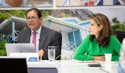 Gustavo Marulanda, Director General Instituto Geográfico Agustín Codazzi y María Amparo Arango, Vicepresidenta Comercial de Findeter.