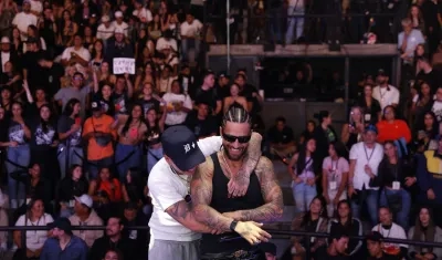 Los cantantes colombianos Maluma y Blessd.