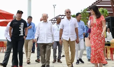 El empresario Luis Carlos Sarmiento Angulo con el alcalde Alejandro Char y el gobernador Eduardo Verano