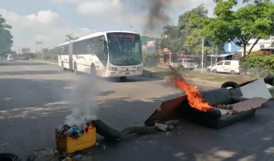 Los bloqueos de vías por falta de energía ha sido el denominador en Barranquilla y su área metropolitana. 