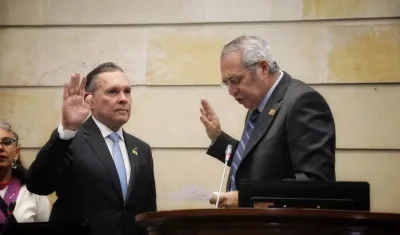 Efraín Cepeda en su posesión como presidente del Senado.