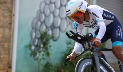 Santiago Buitrago, pedalista colombiano del Bahrain Victorious.