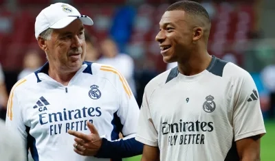 Carlo Ancelotti, técnico del Real Madrid, y Kylian Mbappé.