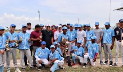 Integrantes de Manatí, campeón de la primera edición del torneo 'Batea Atlántico'.