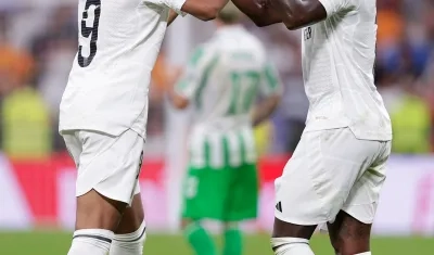 Kylian Mbappé y Vinicius Júnior, atacantes del Real Madrid.