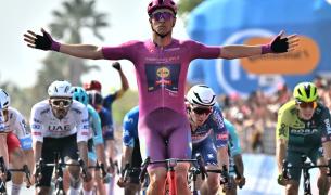 Jonathan Milan logró su segunda victoria en la presente edición del Giro. 