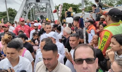 Decenas de personas se hicieron presentes en la reapertura del puente La Unión